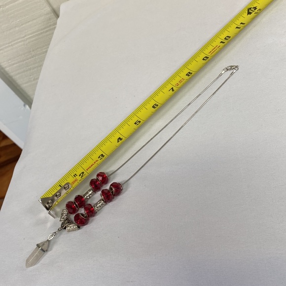 Red faceted glass bead and silvertone bead crystal necklace - Picture 6 of 8